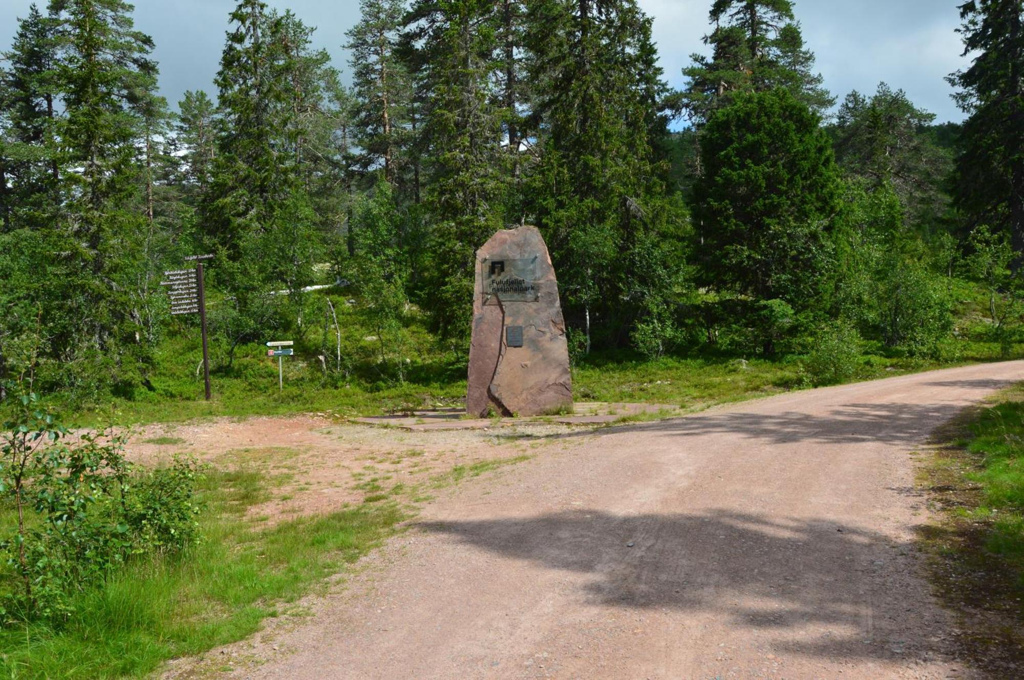 Hytte Anno 1721 Uten Internett, Strom, Vann - Men Med Rodmalt Utedo Ljørdal Zewnętrze zdjęcie